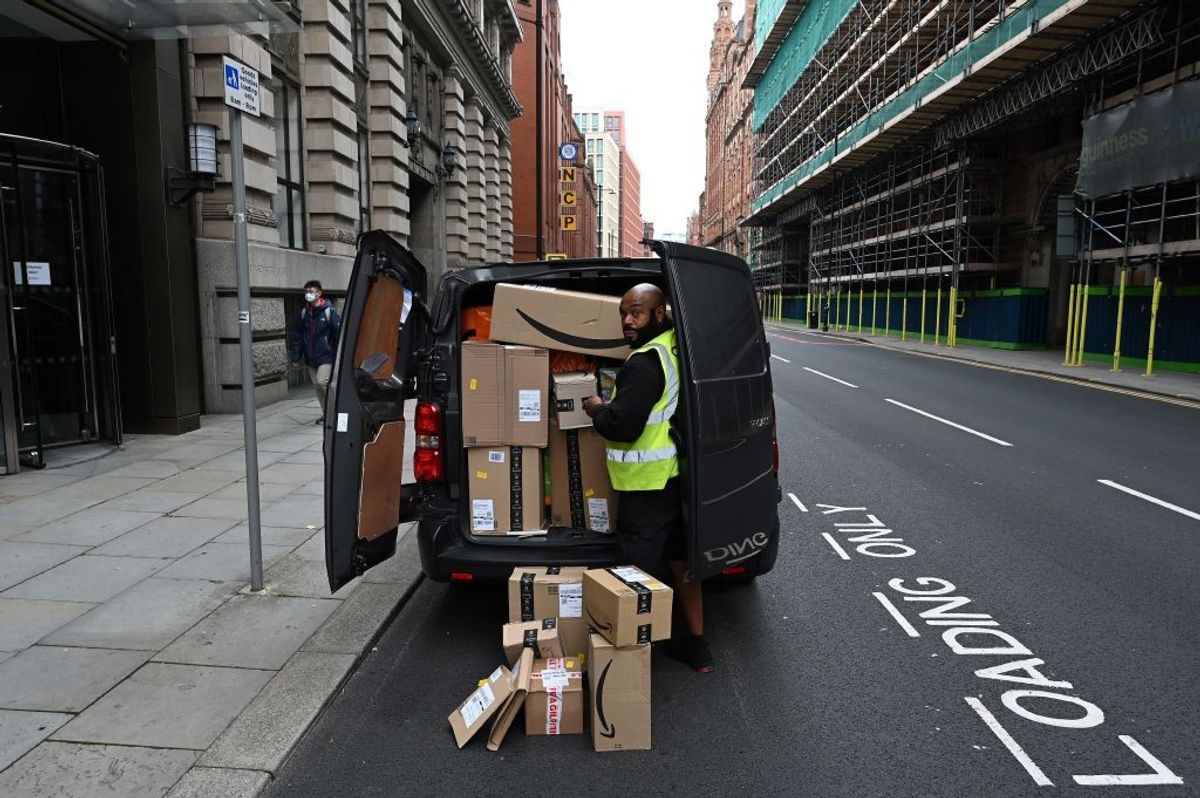 UK drivers delivering for Amazon seek employee rights