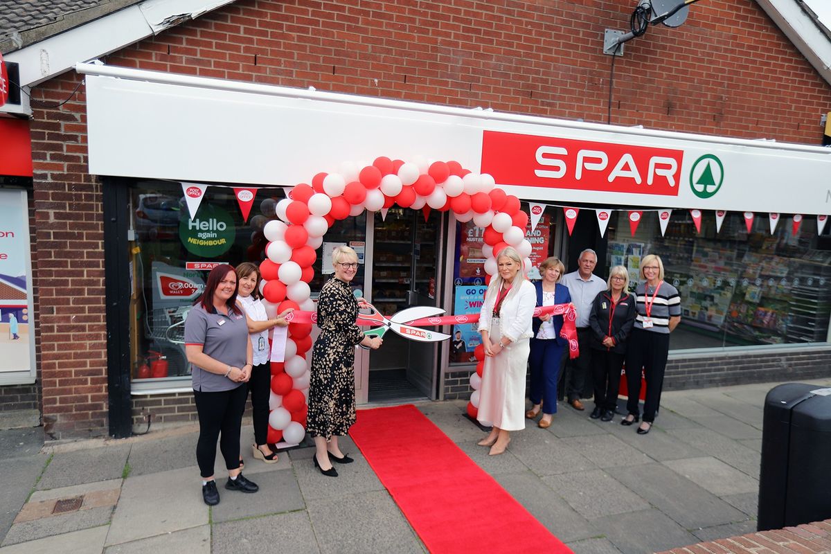 North Seaton celebrates new Post Office in SPAR store