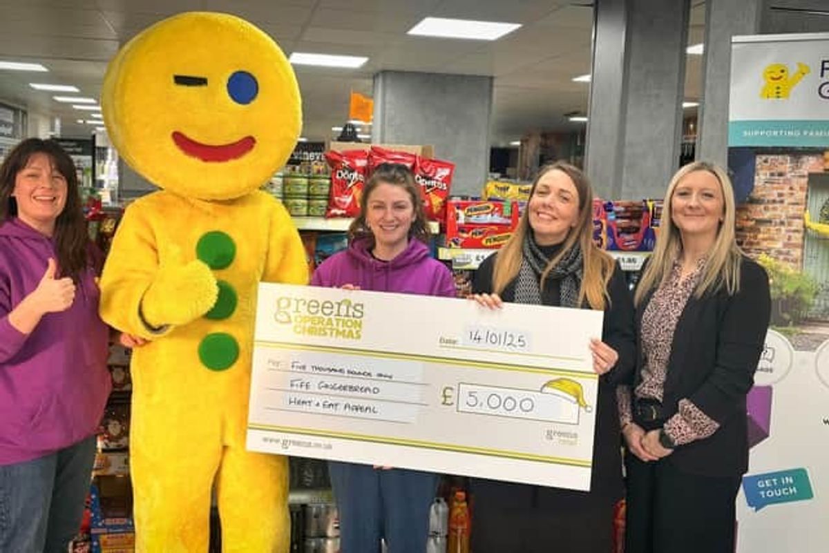 Greens Retail raises £5,000 for Fife Gingerbread’s Heat & Eat appeal through MADL