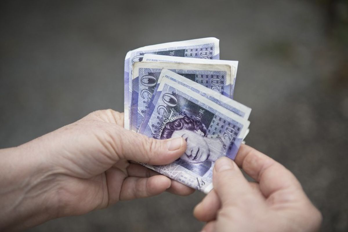 TUC urges government to increase minimum wage to £15