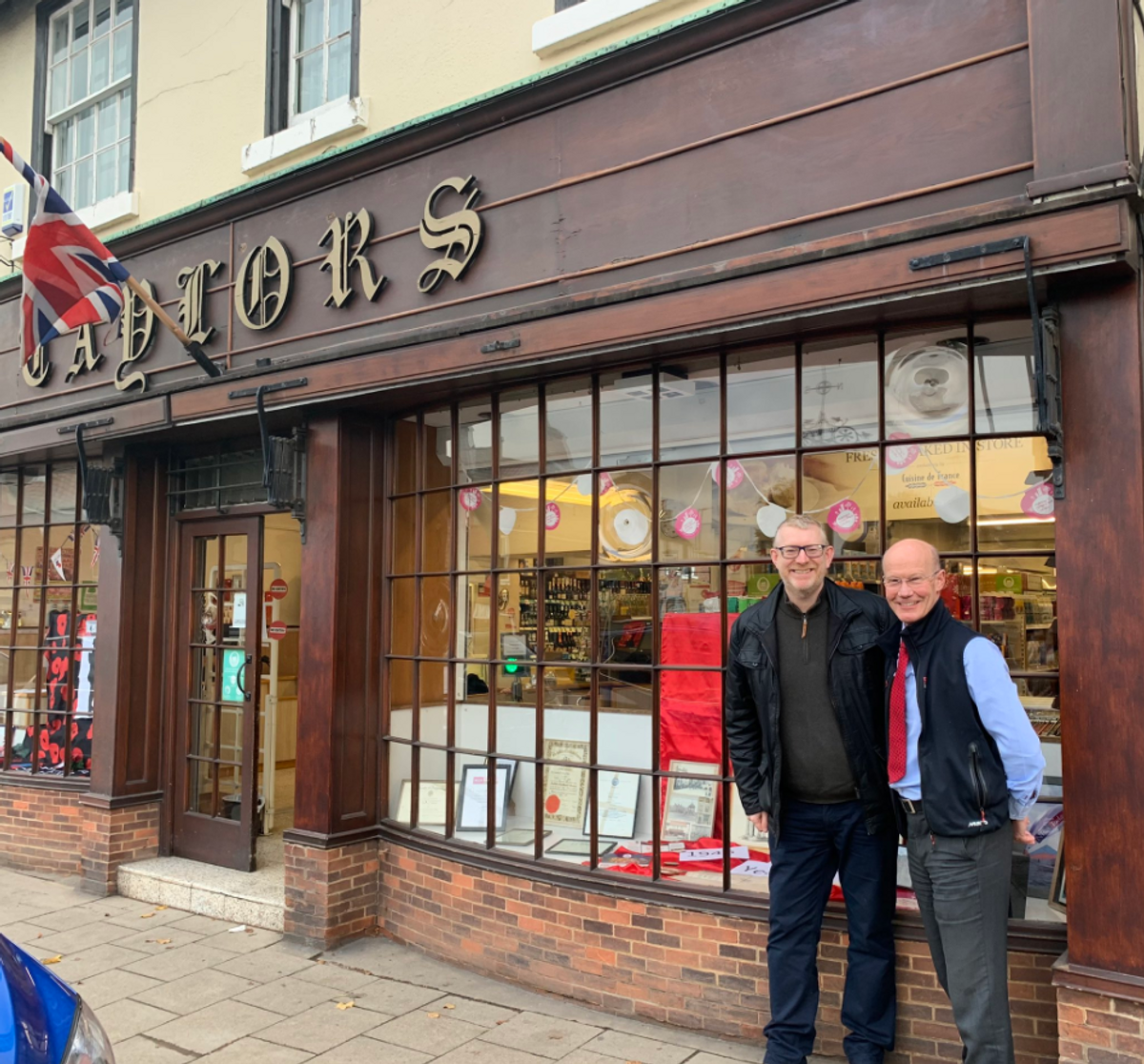 owners of 1946 family-run grocery store retire