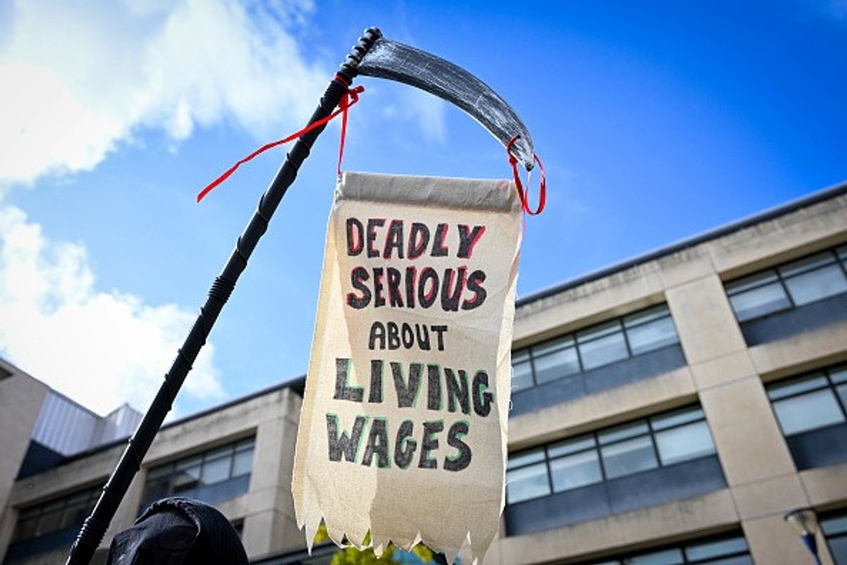 Wages to 'drop by £4,000 in real terms over three years', warns TUC