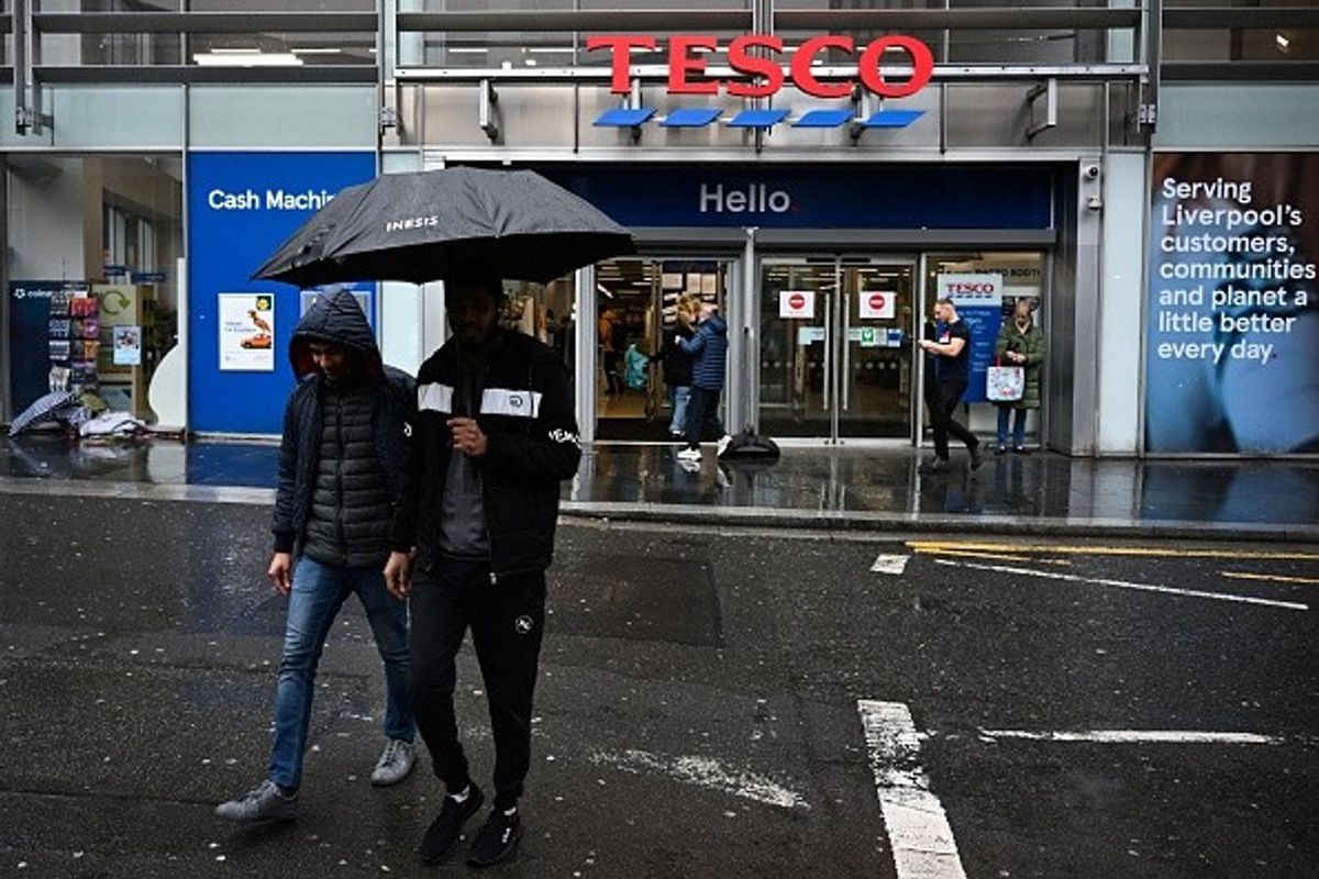 Tesco arms staff with DNA test kits to track abusive customers