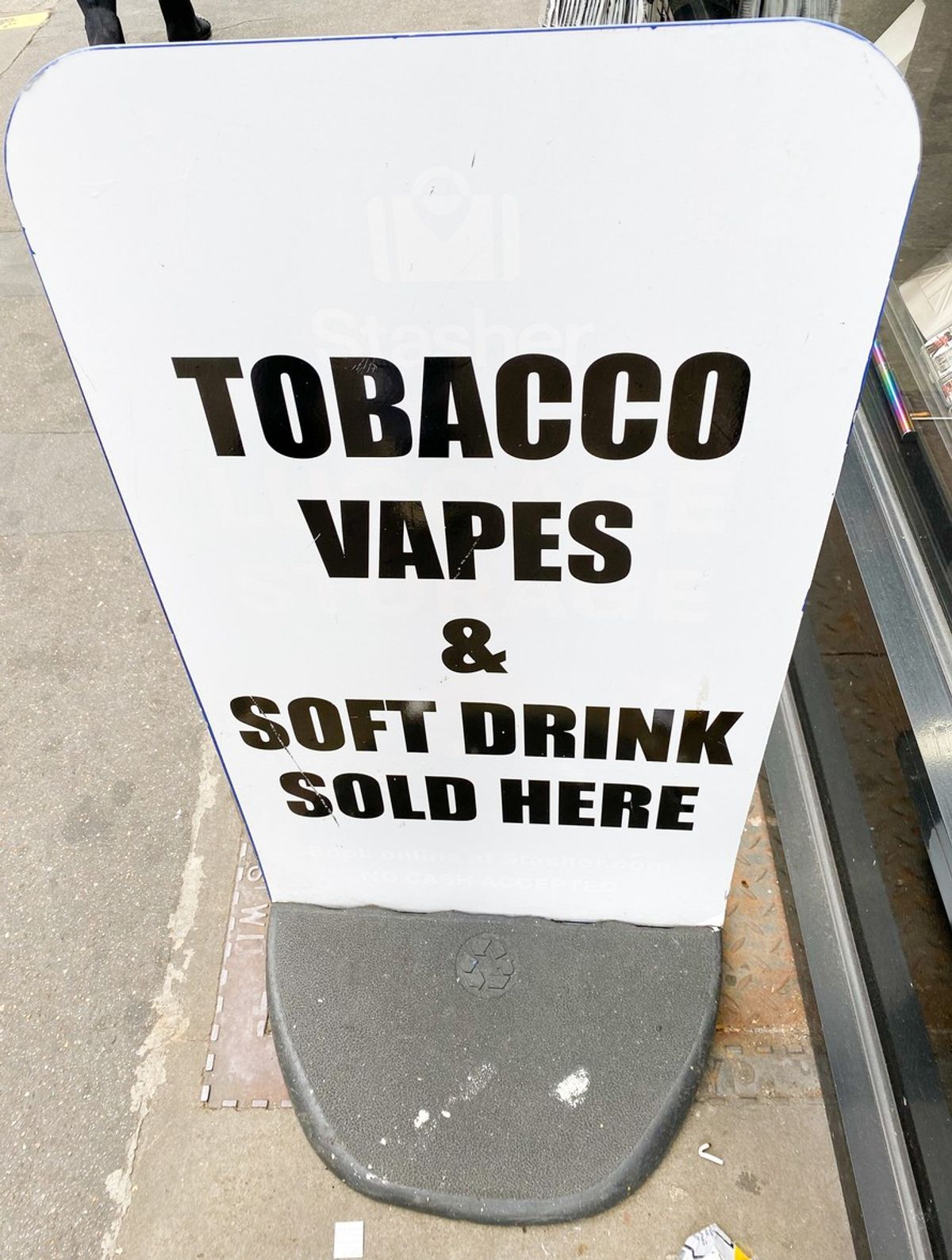 Store Sign tobacco vapes